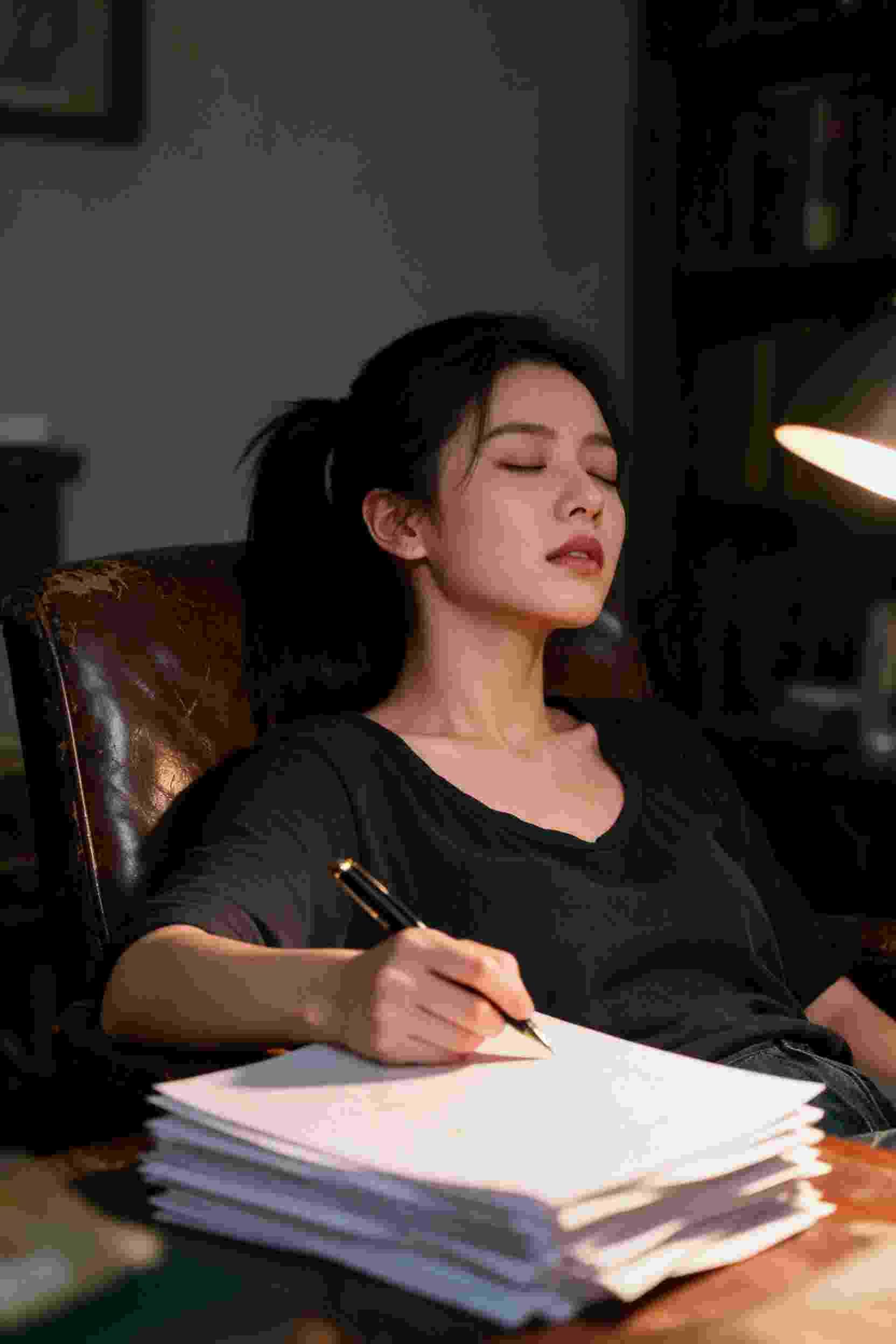 不完美的她